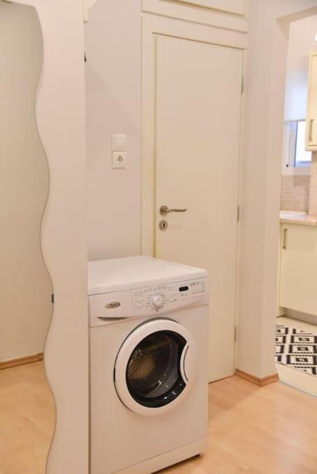 Tiny Treasure Apartment Ateny Zewnętrze zdjęcie